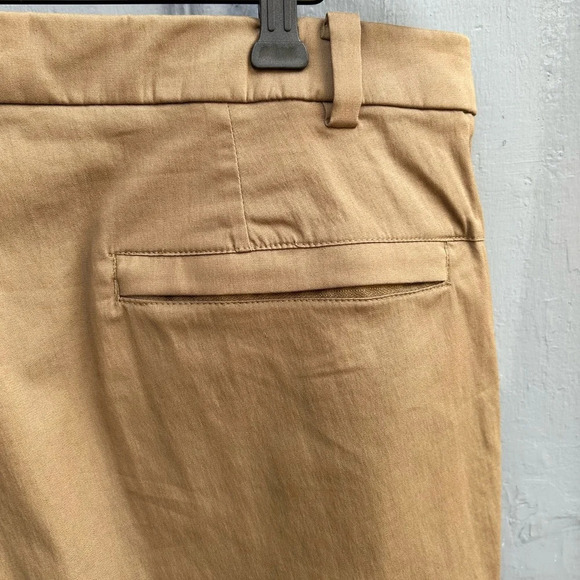 Lululemon Commission Pant Classic, size 38 - Picture 9 of 13